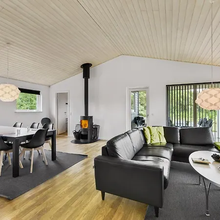 בית נופש Cozy Home In Hemmet With Sauna Hemmet